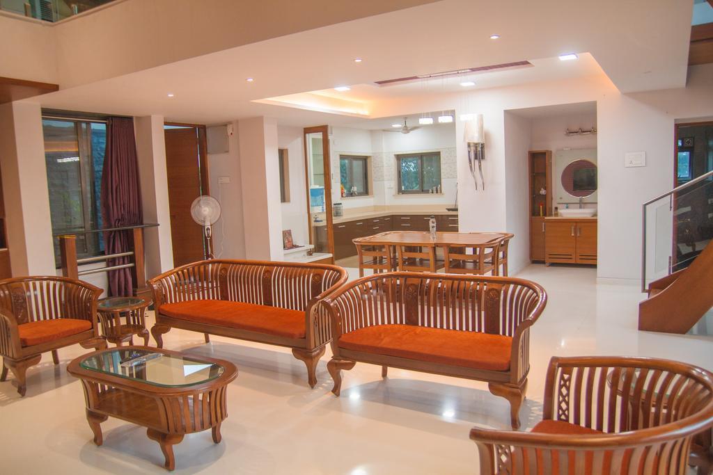 Gulmohar - Luxurious Penthouse Family Rooms Kolhapur Exterior foto