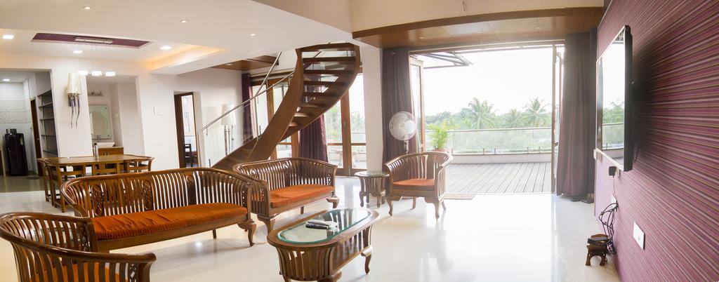 Gulmohar - Luxurious Penthouse Family Rooms Kolhapur Exterior foto